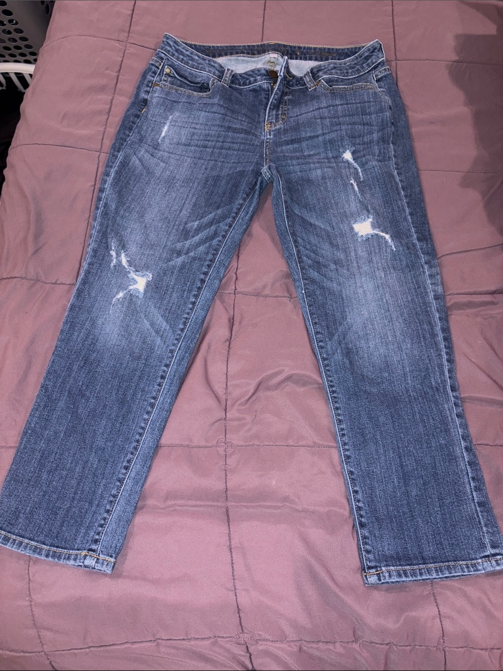 Jennifer Lopez Straight-Leg Distressed Blue Jeans Size 6 cropped